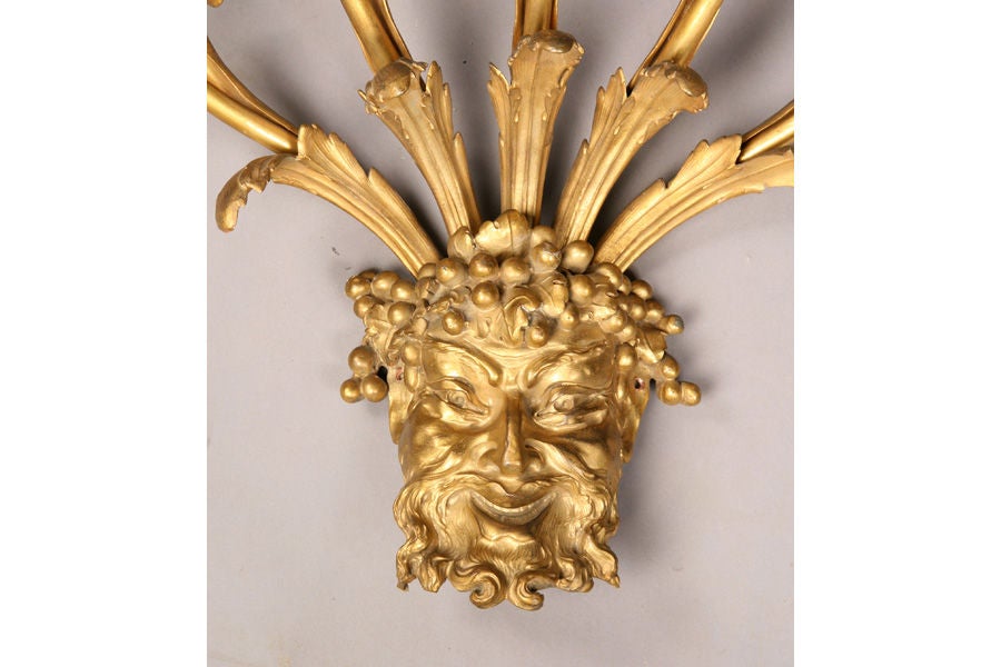 Milieu du XXe siècle Paire d'appliques en bronze doré en vente