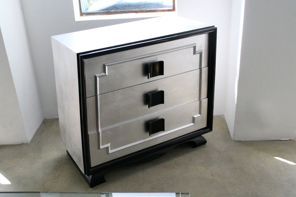Pair of Rare Kittinger Silver Leafed Chest of Drawers In Excellent Condition For Sale In Los Angeles, CA