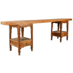 18TH OR 19TH CENTURY CHINESE DIGNITARY'S TABLE OR SIDEBOARD 1