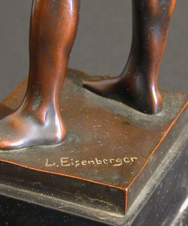 Nudefarbener Discus Thrower, Bronzeskulptur von Ludwig Eisenberger im Zustand „Hervorragend“ im Angebot in Philadelphia, PA