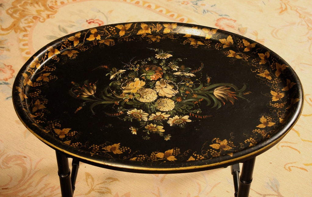 English Regency Tole Tray Table In Excellent Condition In Woodbury, CT