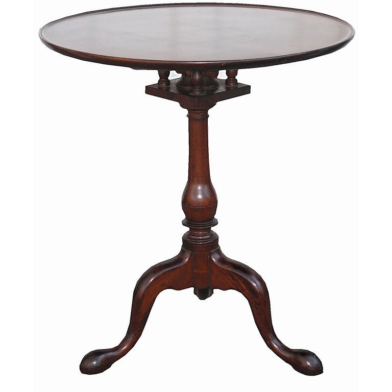 Pennsylvania Queen Anne Larger Tilt-Top Table For Sale