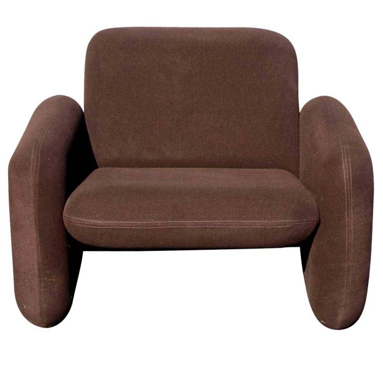 A Mid-Century Modern lounge designed by Ray Wilkes for Herman Miller. The cushions and arms are in the form of large pieces of Chicklet gum. The chair upholstered in brown wool blend fabric. Reupholstery recommended. We have other Chicklet chairs