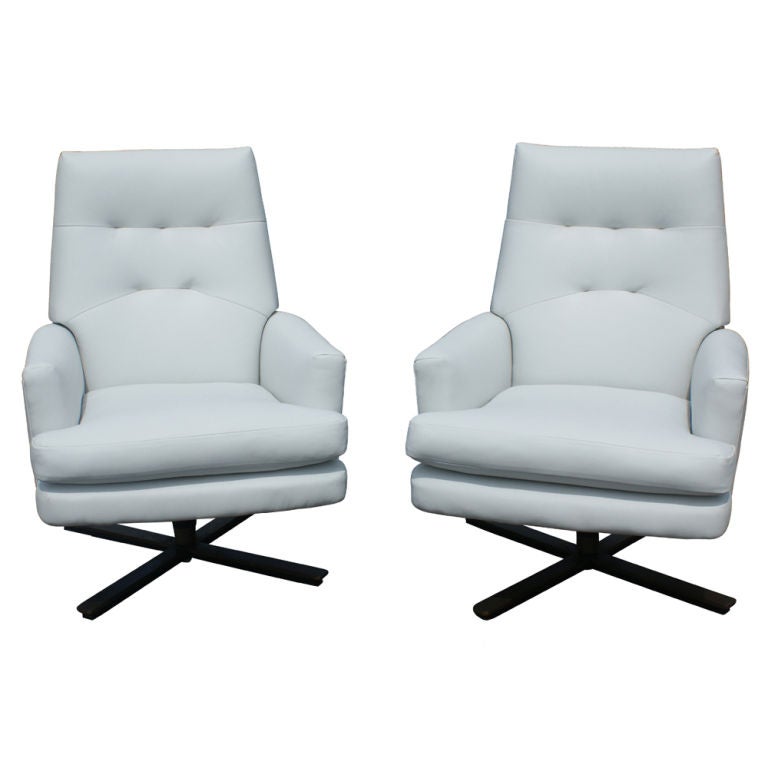 Pair of White Leather Cumberland Lounge Executive Chairs