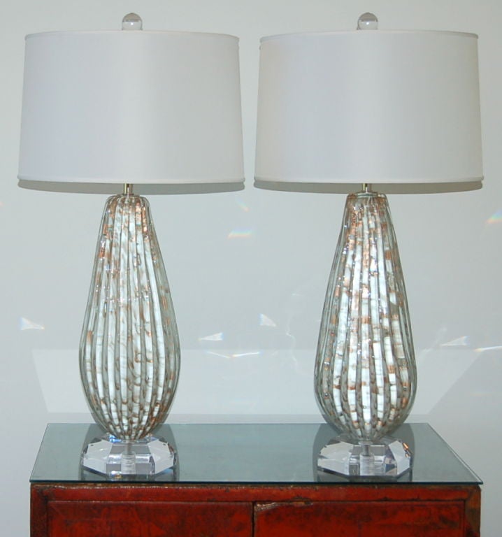 Mid-Century Modern Matched Pair of Vintage Murano Table Lamps in Vanilla and Copper For Sale