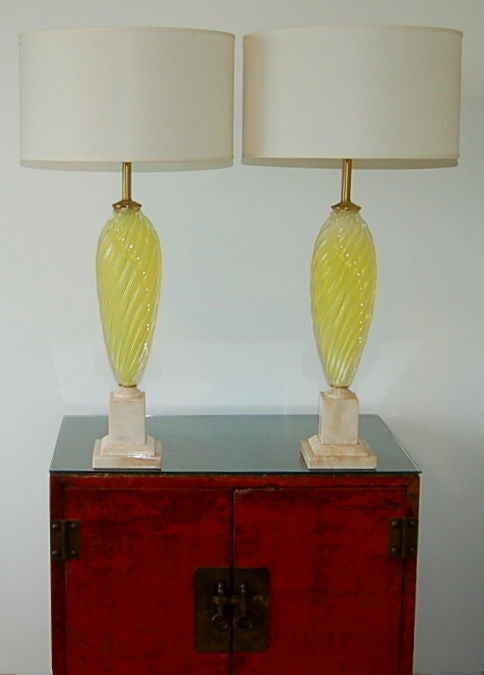 Matched Pair of Seguso Lemon Yellow Opaline Murano Lamps For Sale 3