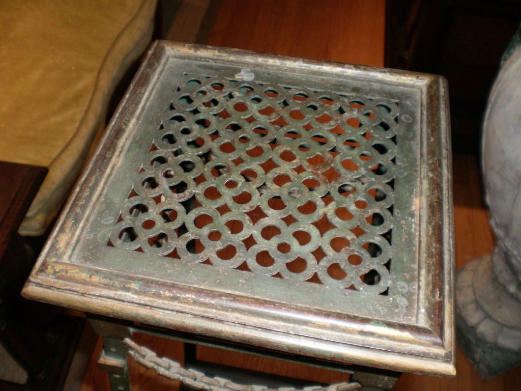 Français Table à piédestal de style Maison Jansen en fer et bronze en vente