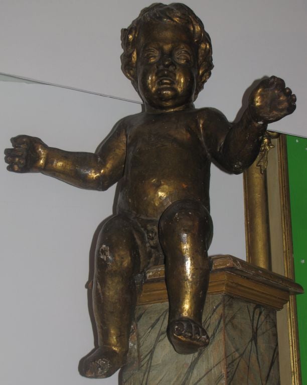 Pair of 18th Century Italian Carved Gilt-Wood Putti Figures For Sale 3