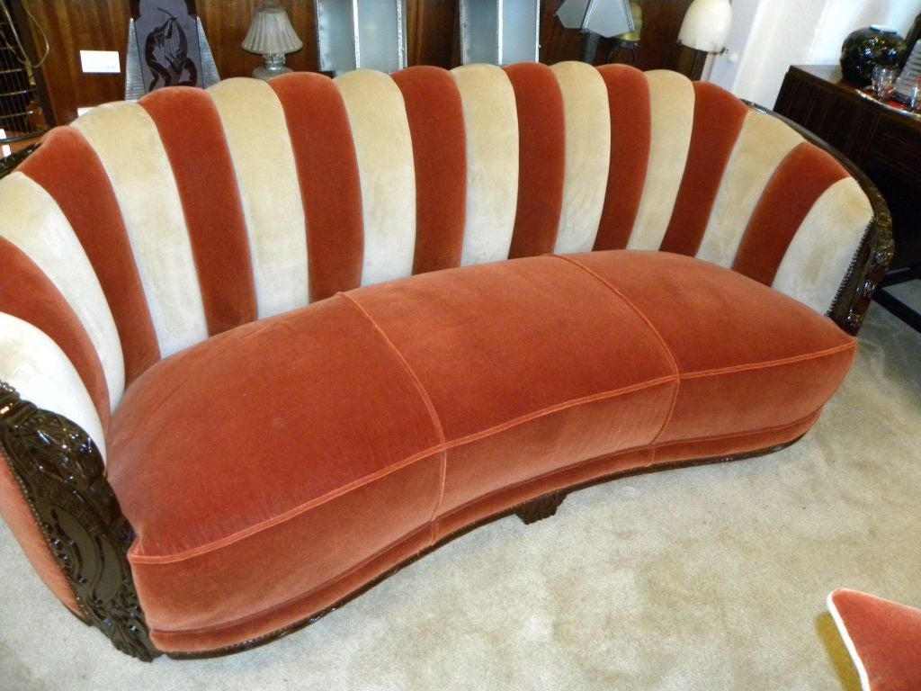Spectacular Art Deco Two-tone Glamour sofa with original carving 3