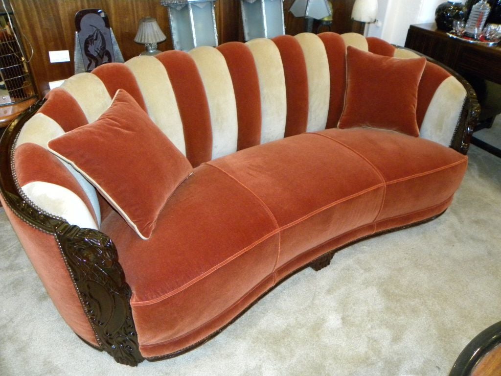 Spectacular Art Deco Two-tone Glamour sofa with original carving 4