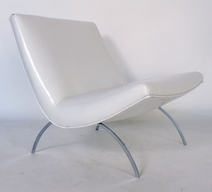 Pair of Lounge Chairs designed by Milo Baughman