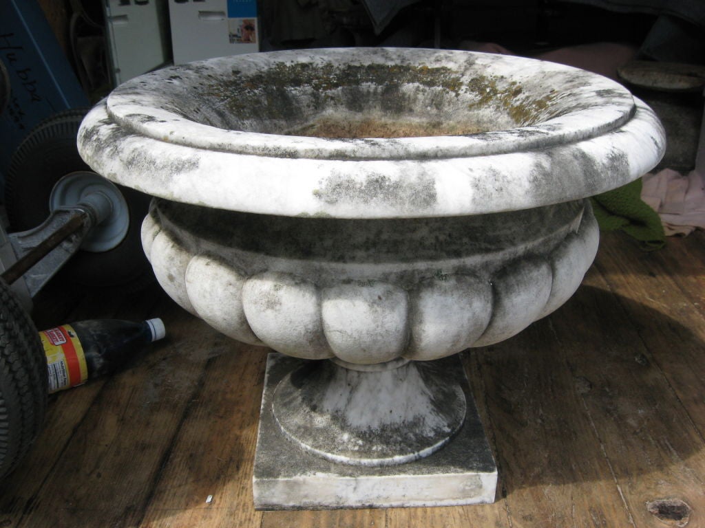 MARBLE URNS