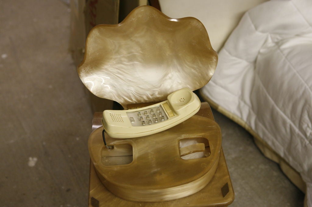 Art Deco Telephone Table with Working Phone For Sale 2