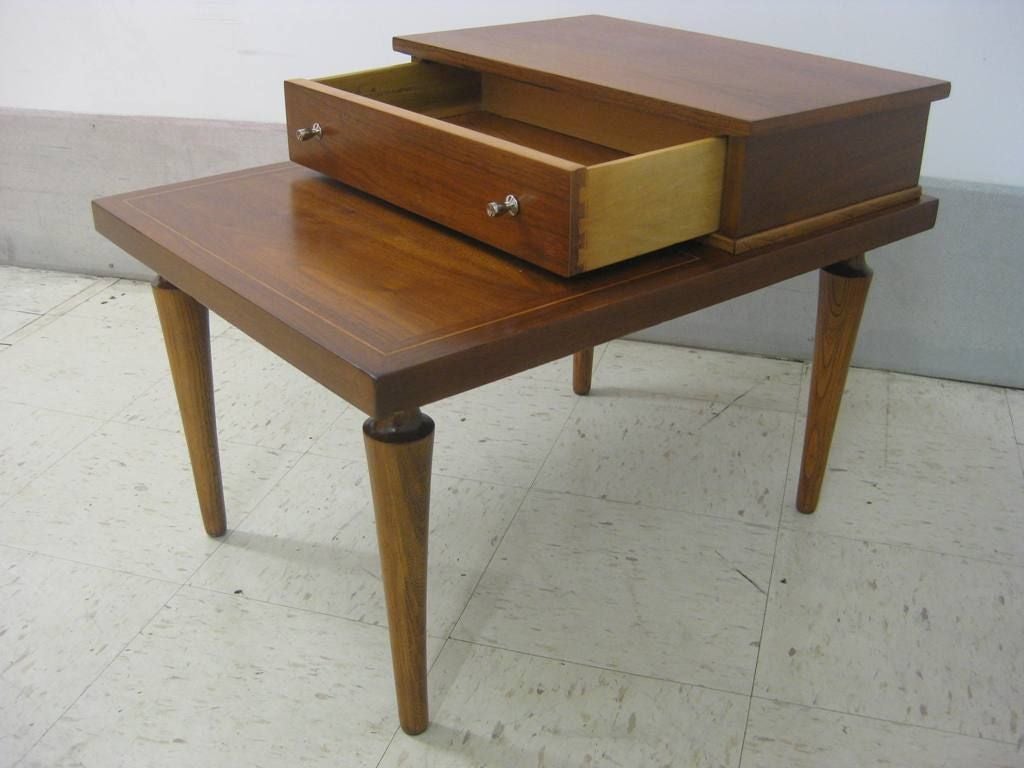 Mid-Century Modern Pair of Two-Tier Moderne Bedside End Tables  For Sale