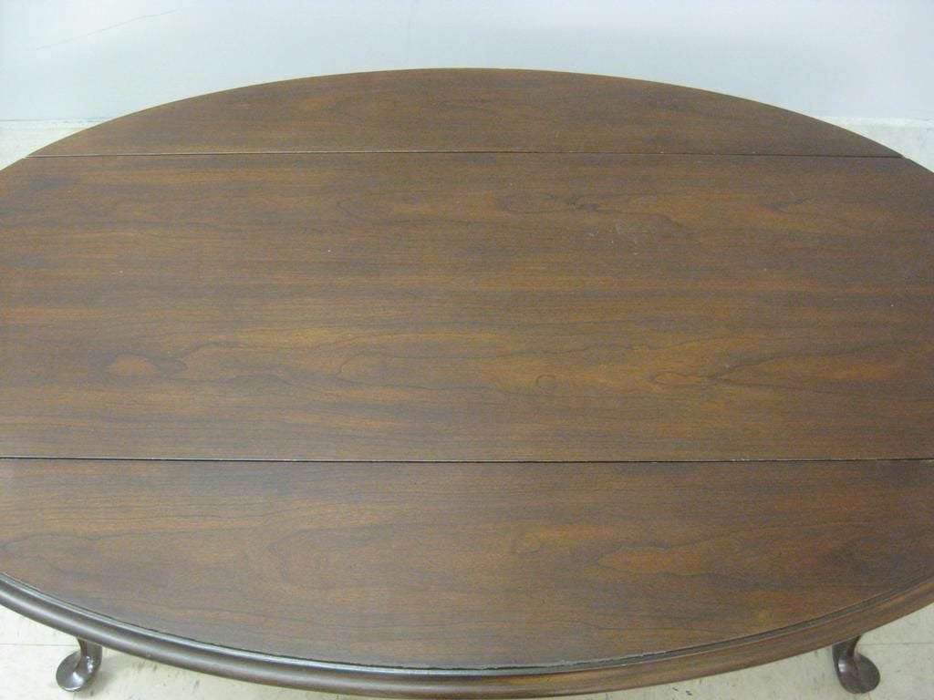 American Drop-Leaf Narrow Cocktail Table For Sale
