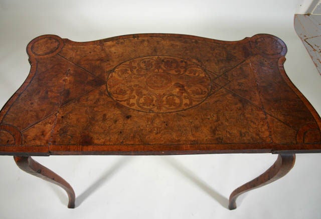 Feathered herringbone inlaid console table for sale at 1stdibs Gamle spiseborde