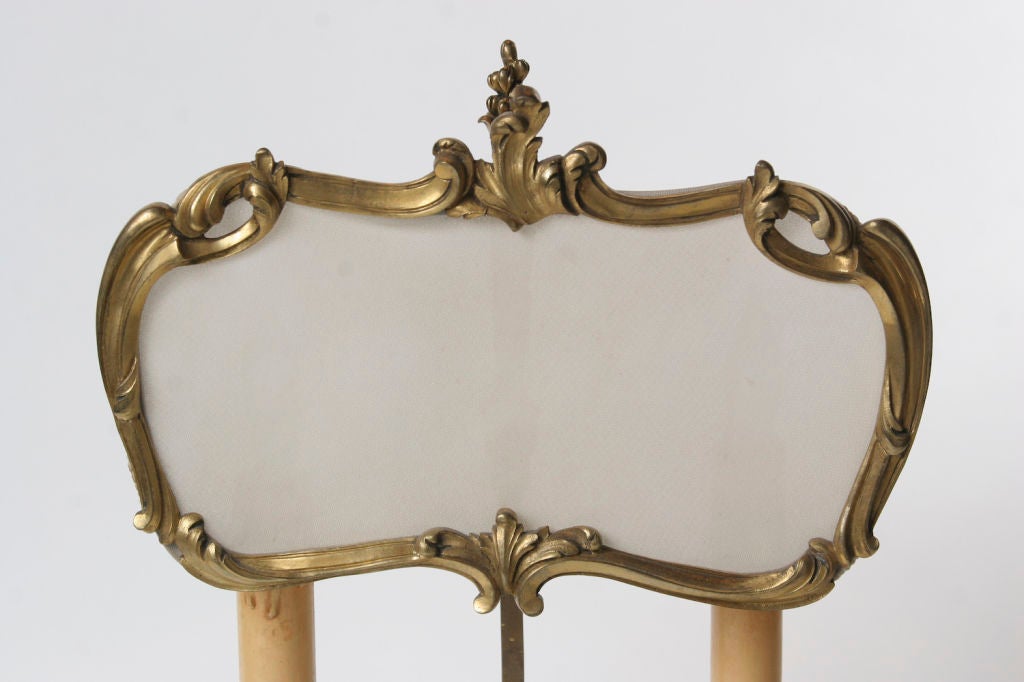 XIXe siècle Lampe bougeoir en bronze doré finement moulé de style Louis XV en vente