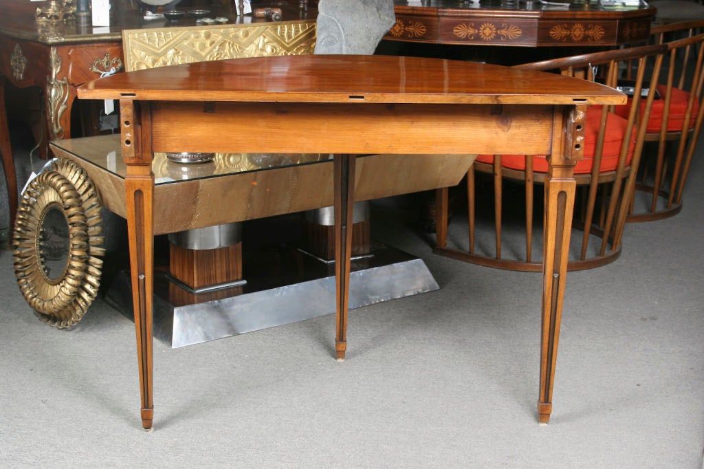 Beautiful Pair of Solid Olivewood Console Tables In Good Condition In Montreal, QC