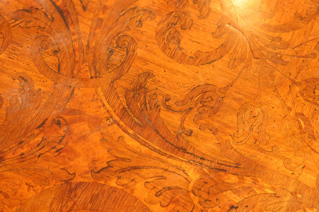 William IV Walnut Circular Table For Sale 1