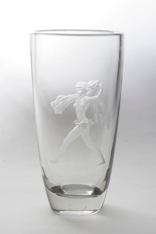 Magnifique vase en verre gravé d'époque Art Déco.