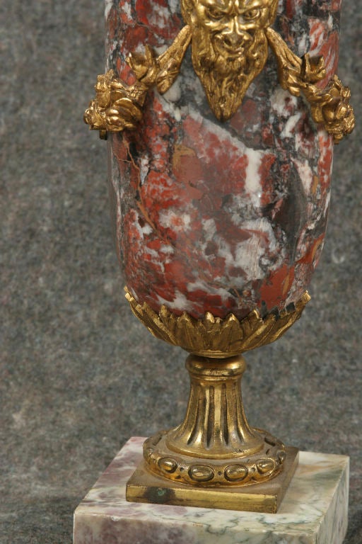 Doré Paire de Cassolettes de style Louis XVI en vente