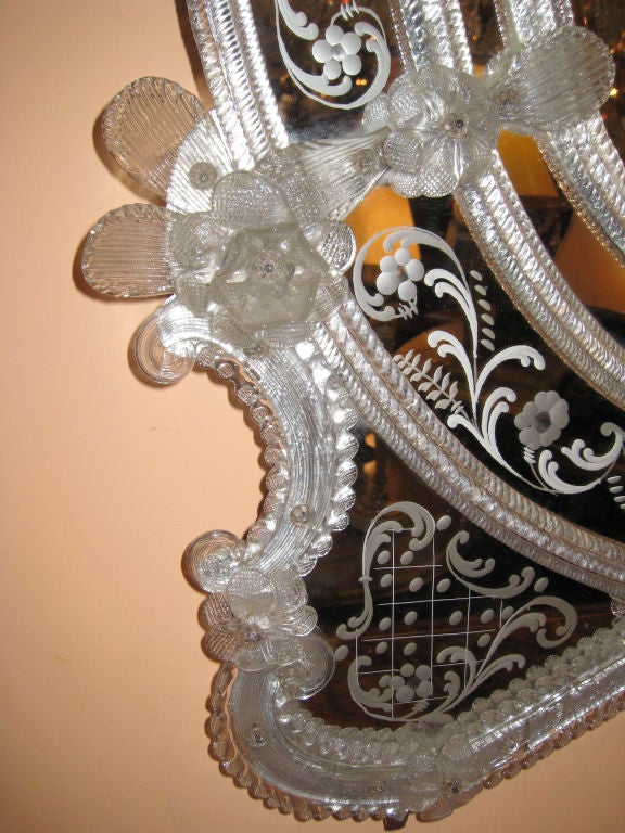 Baroque Miroir vénitien ovale en verre biseauté en vente