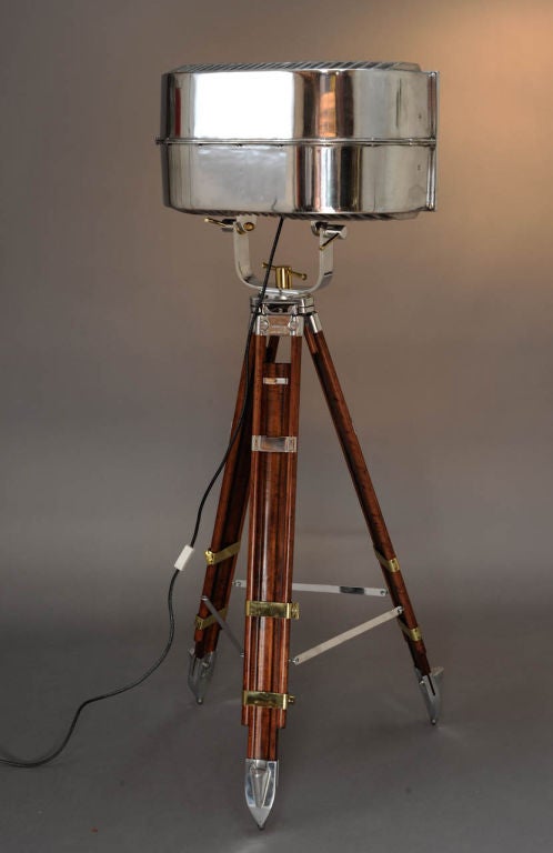 Curved Mirror Construction Light on a Distinguished Tripod In Excellent Condition In Oakland, CA