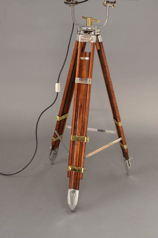 Curved Mirror Construction Light on a Distinguished Tripod 2