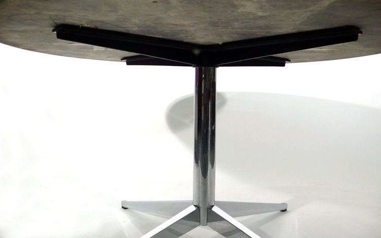 Mid-20th Century Florence Knoll Round Marble Top Dining Table