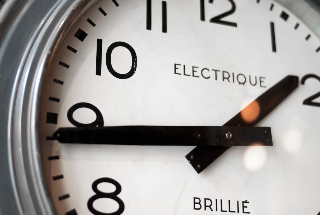brille clock
