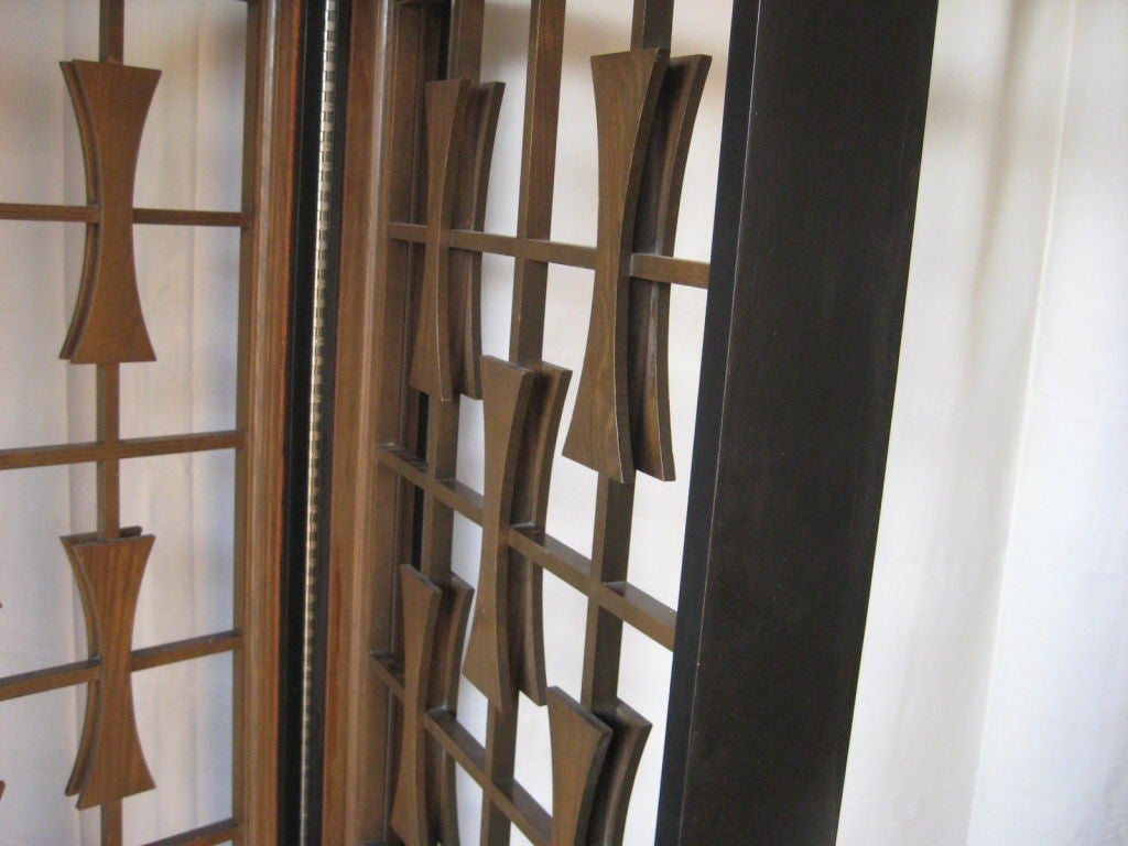 Large architectural screen/room divider In Good Condition For Sale In Dallas, TX