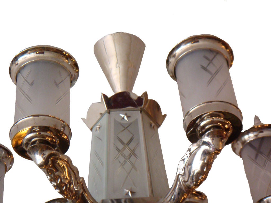 French Art Deco Nickel Plated & Etched Frosted Glass Shades Chandelier 1940 In Good Condition For Sale In Miami, FL