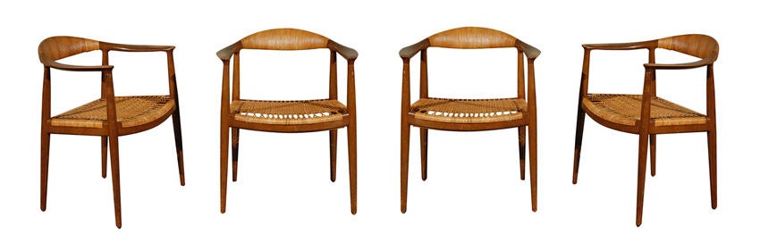 Hans WEGNER ( 1914 - 2007 )<br />
Pair of chairs model 