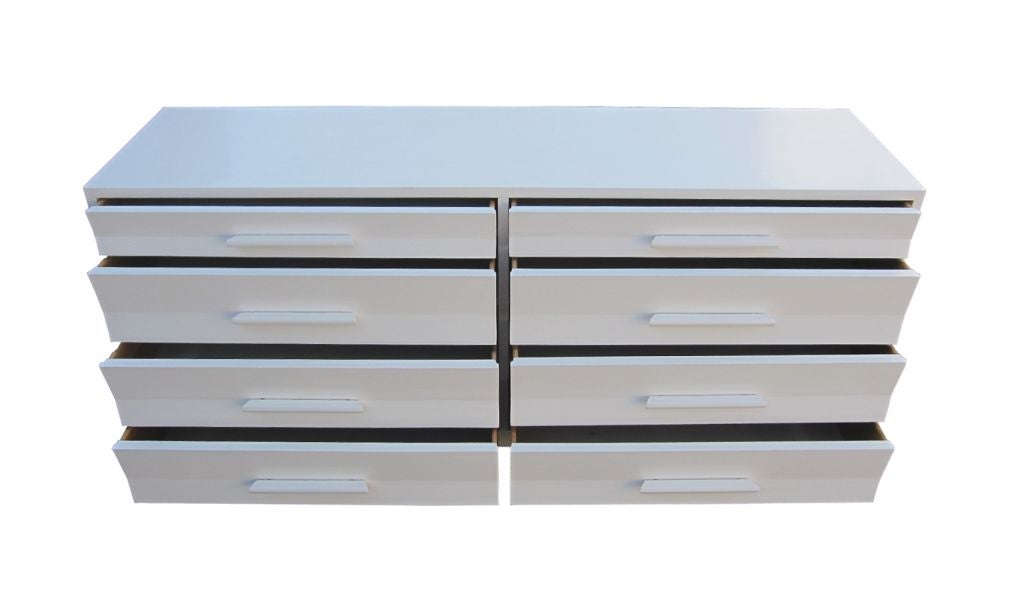 Sleek 8 Drawer Dresser by Edward Wormley for Dunbar 1