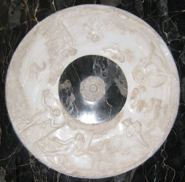 Ess- und Wohnzimmertisch aus italienischem Marmor im neoklassischen Stil (Italienisch) im Angebot