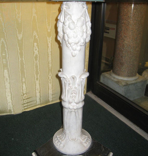 Neoclassical Italian Marble Pedestal Center Table For Sale 2