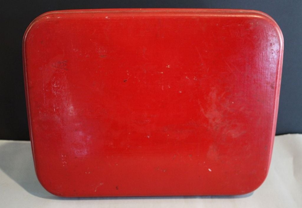 Red Lacquered Chinoiserie Tray of Papier Mâché from England In Good Condition In Austin, TX