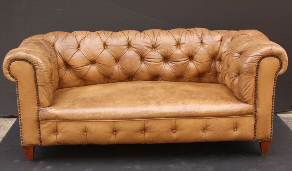 Chesterfield Sofa of Tufted Leather
