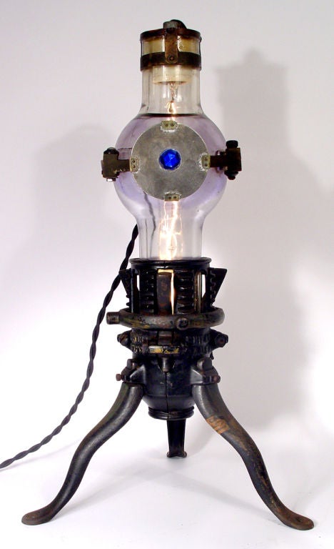 American X-Ray Tube Table Lamp… Steampunk Style!
