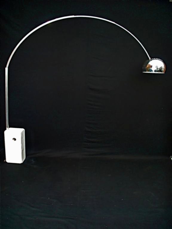 A very nice 1960 Italian floor lamp by Castelioni, perfect for midcentury.