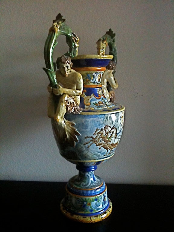 Antique  very large 19 th century italian vase In Good Condition In Los Angeles, CA