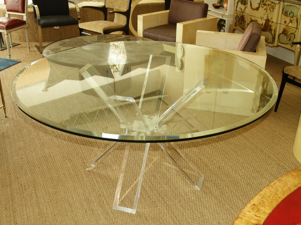 Beautiful butterfly lucite table base, clean no damage. Has an amazing table top beveled.
