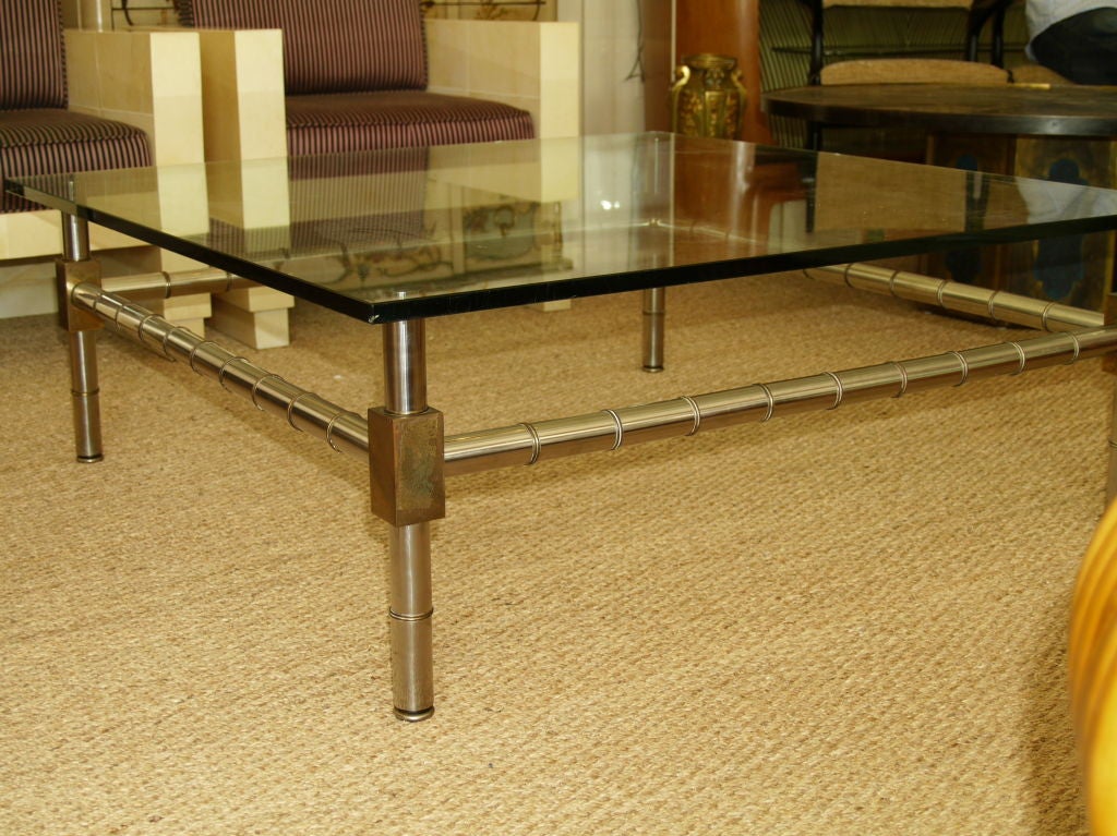 Table basse surdimensionnée en faux bambou Hollywood Regency en vente 1