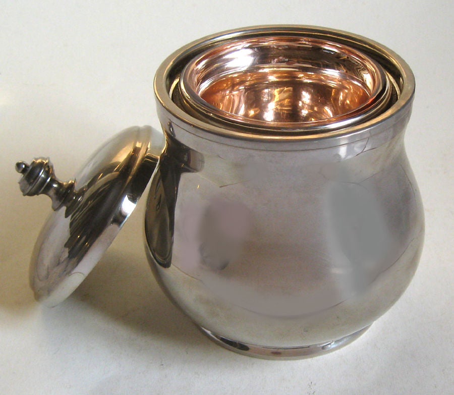 Petite ice bucket in elegant form by Aldo Tura for Macabo, Italy, 1950's.