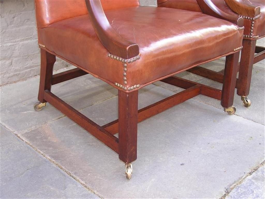 Fino al XVIII secolo Coppia di poltrone inglesi in pelle in vendita