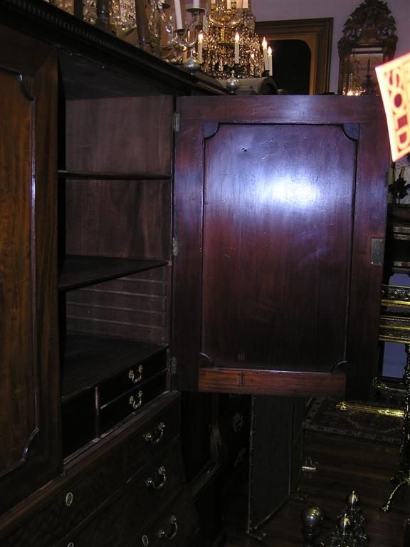 English Chippendale Mahogany Bombay Linen Press.  Circa 1770 For Sale 2