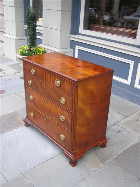 Colonial américain Commode américaine en cerisier avec colonnes quart de cercle cannelées flanquées, VA C 1780 en vente