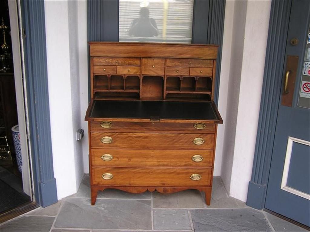 American Hepplewhite Birch Fall Front Inlaid Desk.  Circa 1810 In Excellent Condition For Sale In Hollywood, SC