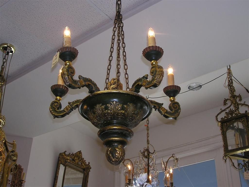 Lustre italien en bois sculpté en vente 3