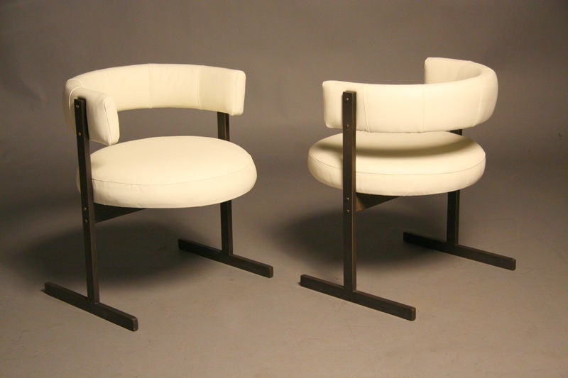 Pair of bronze sled chairs by Jorge Zalzupin for L'atelier